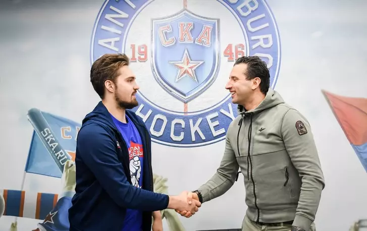 СКА подписал новый контракт с вратарём Дмитрием Николаевым