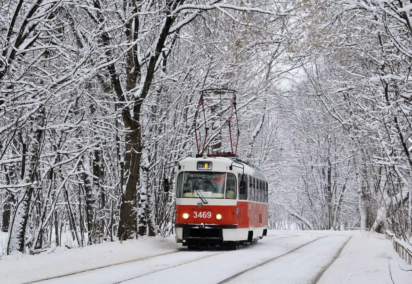 Три километра трамвайных путей обновят на Бухарестской улице