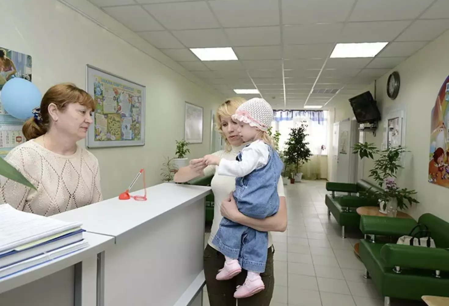 Поликлиники Калининского района будут работать в выходные и праздничные дни