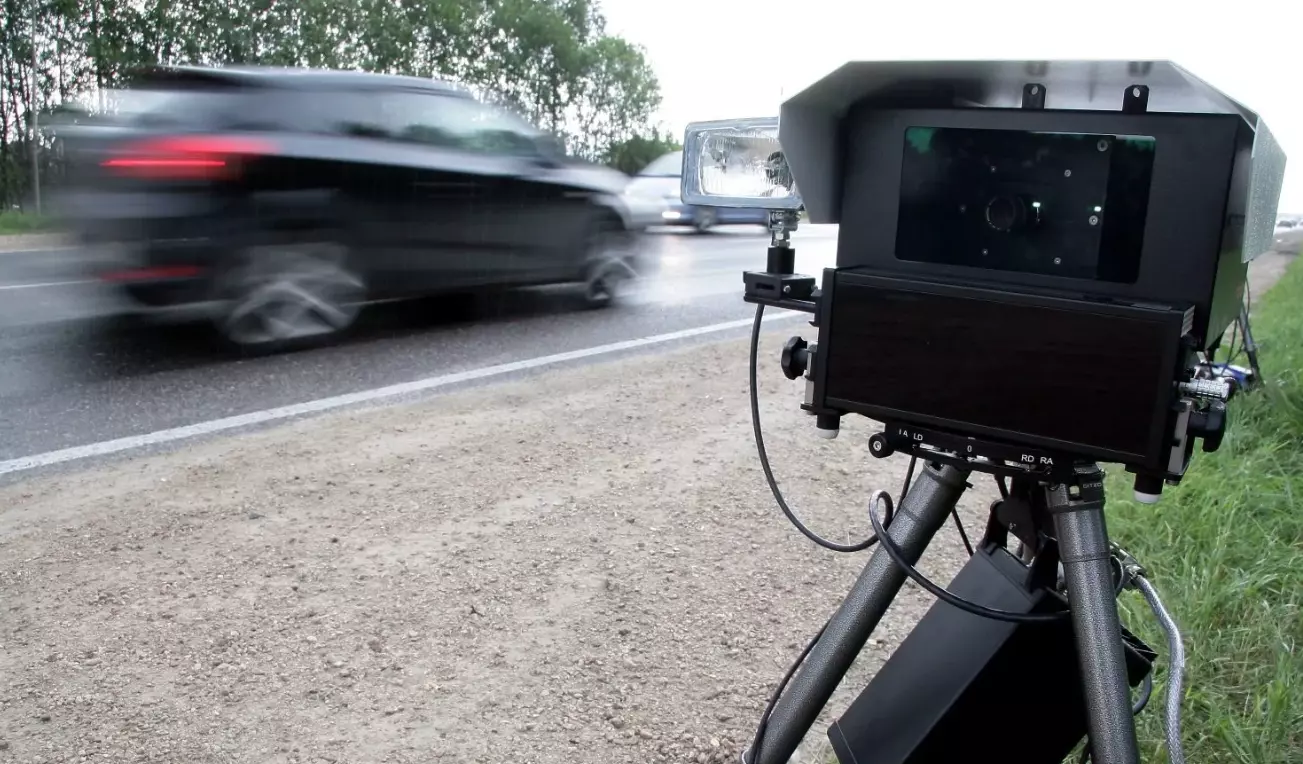 В 17 районах Санкт-Петербурга временно установлены камеры фиксации скорости
