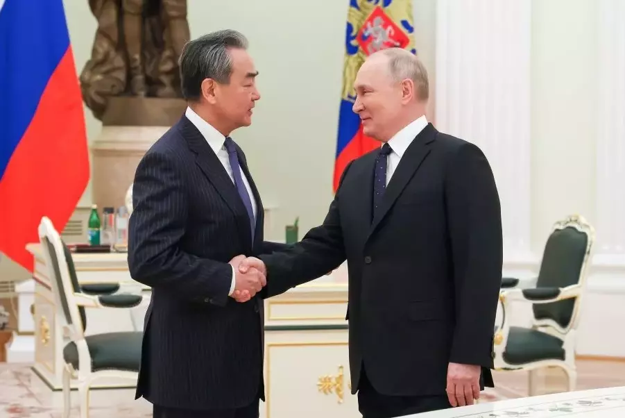 Владимир Путин встретился с представителем Китая