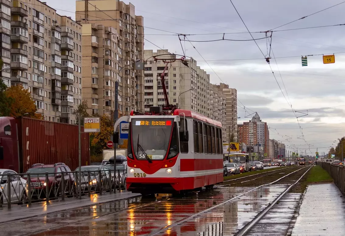 С 23 февраля в Санкт-Петербурге изменится маршрут для двух трамваем у метро «Выборгская»
