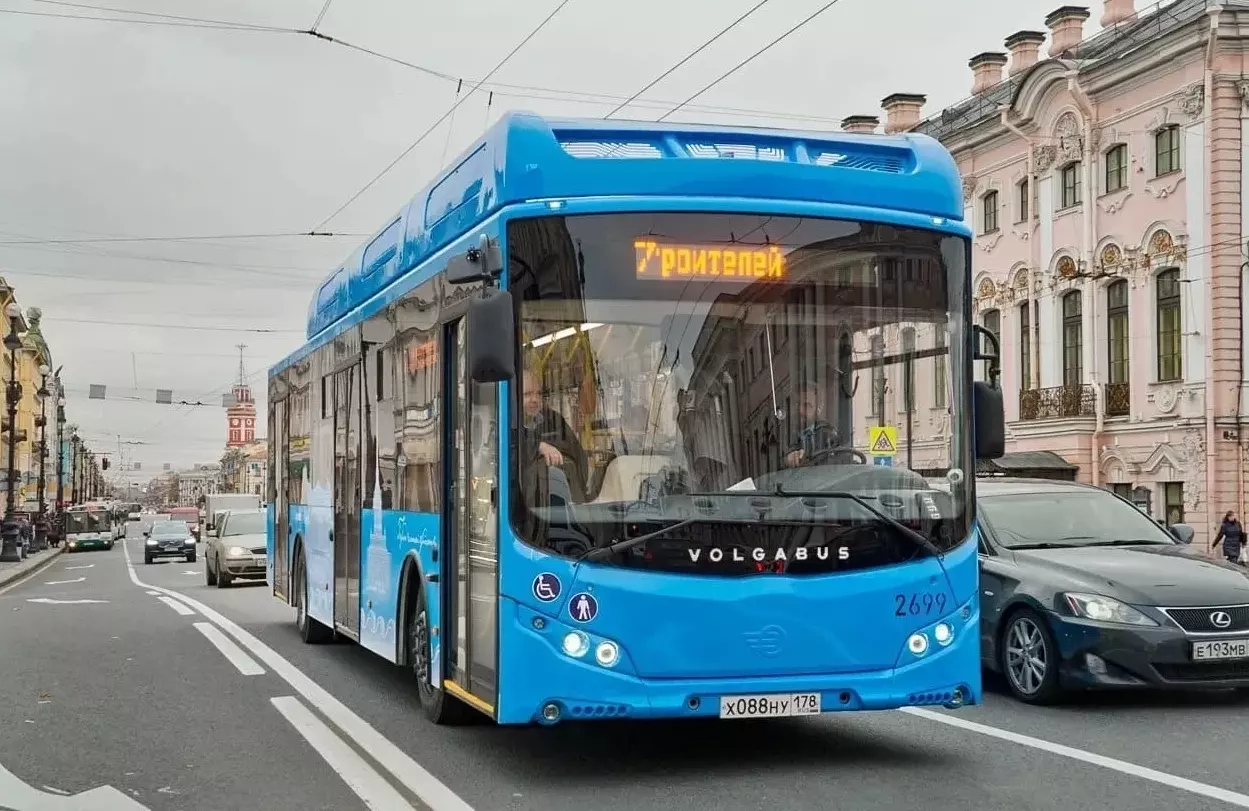 Дополнительное усиление автобусных маршрутов провели в Санкт-Петербурге из-за закрытия «Ладожской»