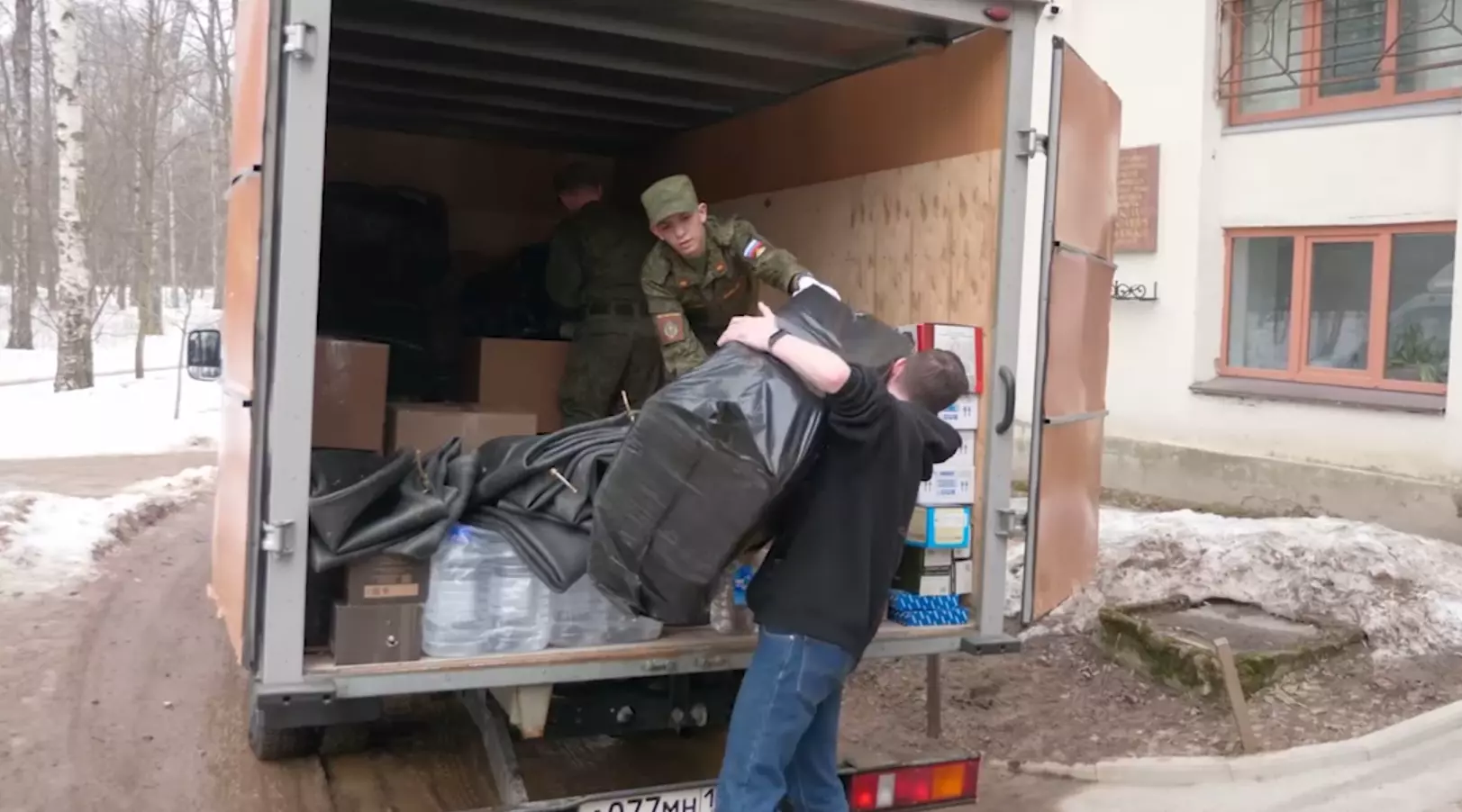 СПбПУ в помощь Мариуполю отправил свыше 3,5 тонн гуманитарной помощи