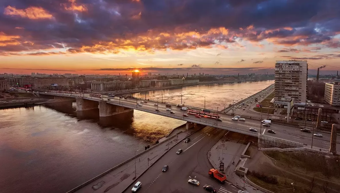 Сегодня ночью в Санкт-Петербурге разведут четыре моста