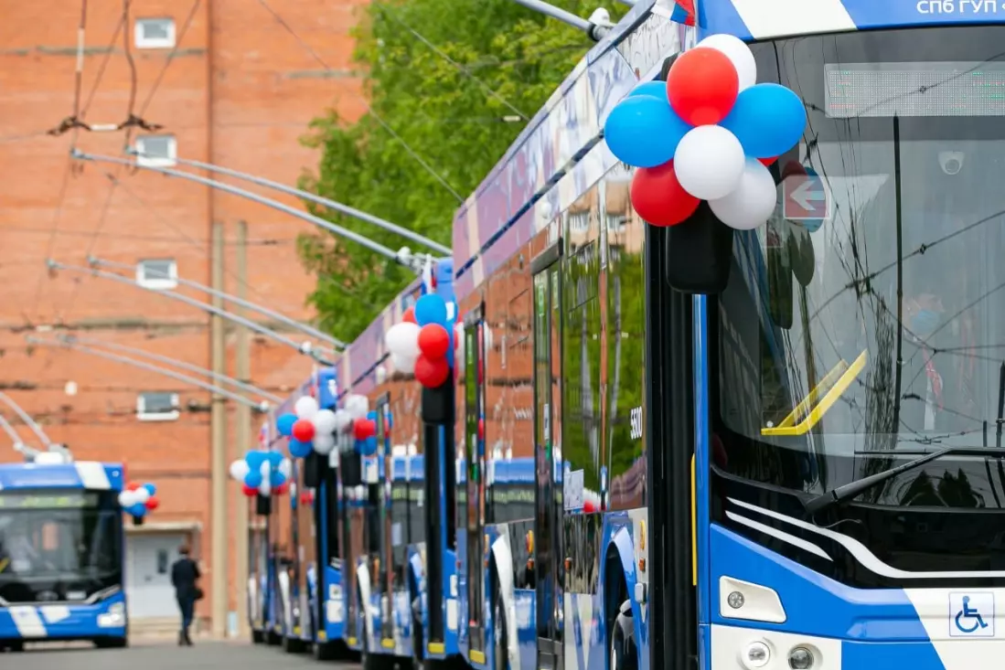 В Санкт-Петербурге открылись аукционы на поставку новых трамваев и троллейбусов