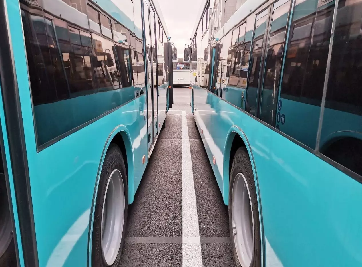 На 40 городских маршрутов вышли новые автобусы