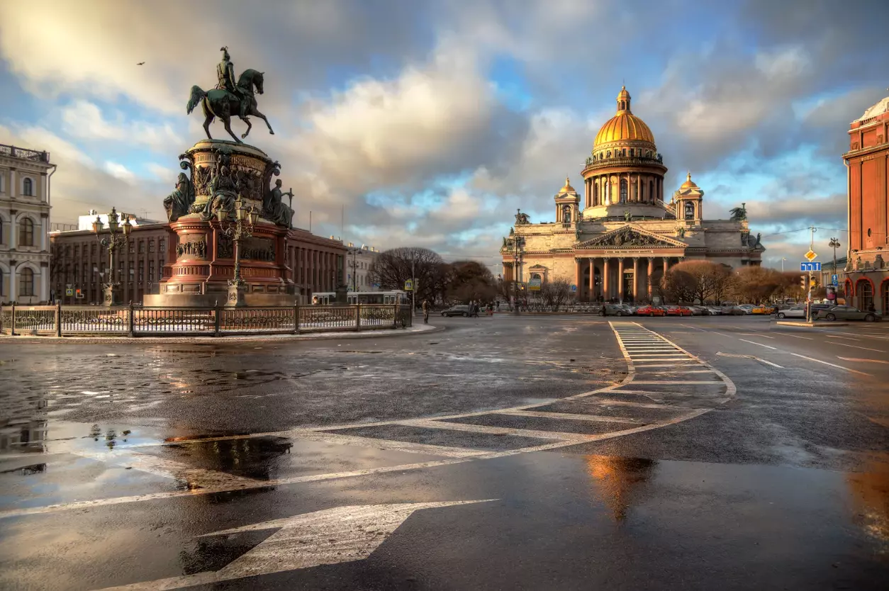 Опытом цифровизации туристической сферы поделились в Санкт-Петербурге