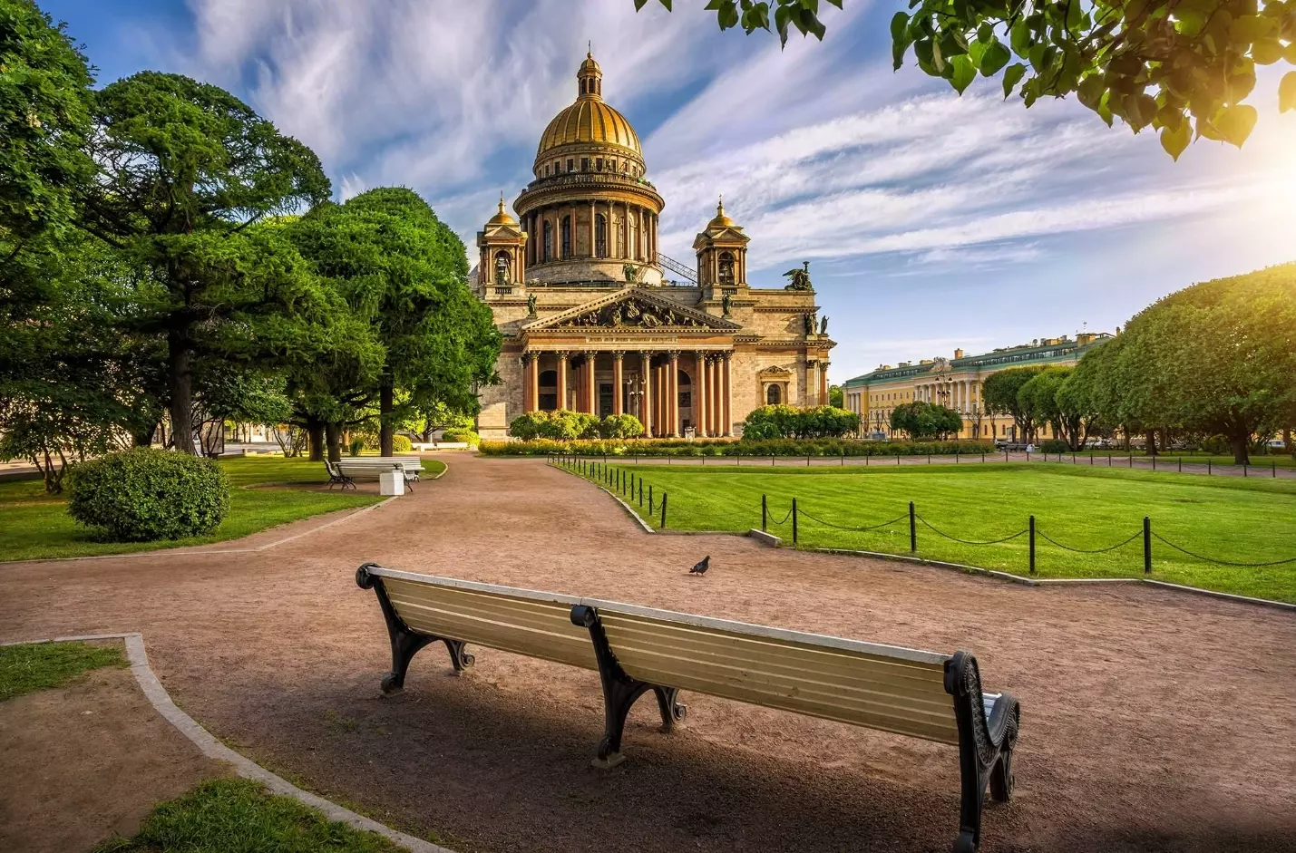 Спрос на отели в период майских праздников растет в Санкт-Петербурге