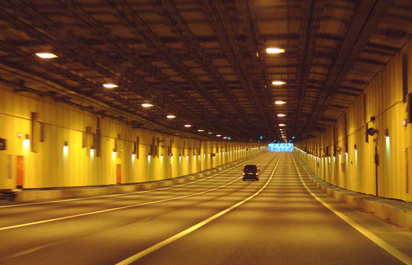 На 5 дней ввели ограничение скорости в тоннеле петербургской дaмбы