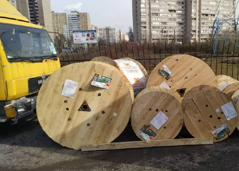 Сегодня началась реконструкция освещения на улице в Красносельском районе 