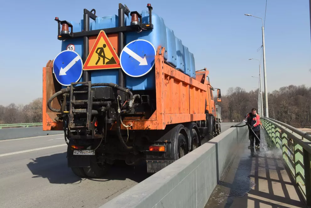 Сегодня «Мостотрест» приступил к гидромониторной очистке сооружений