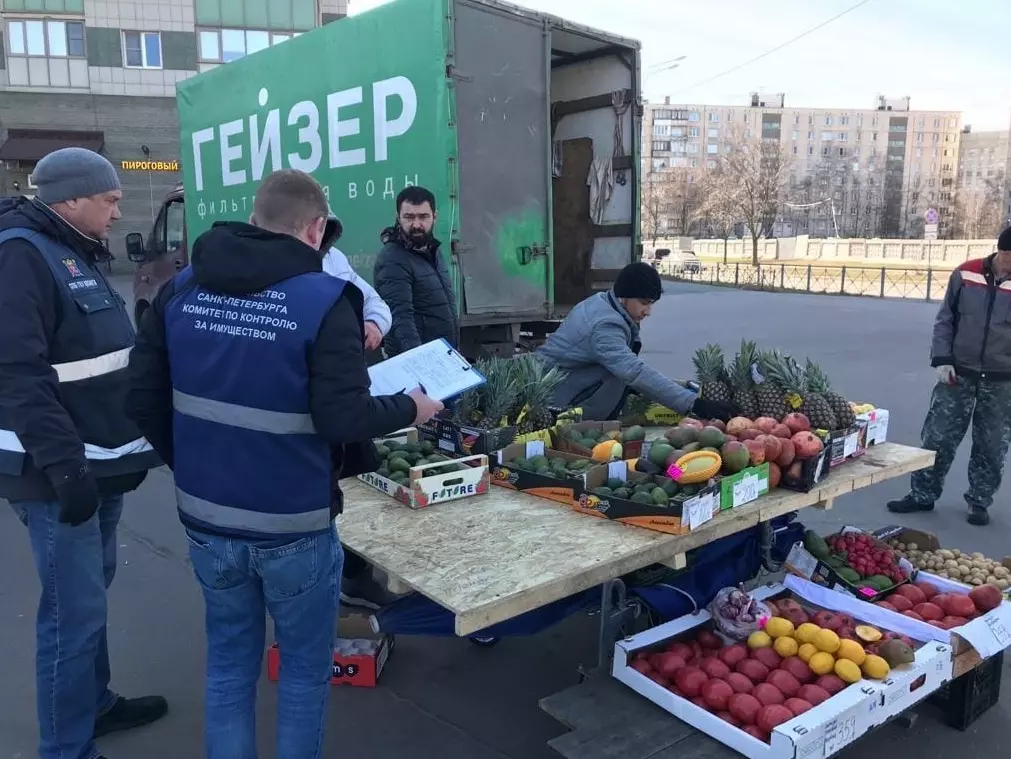 16 земельных участков освободили от незаконной торговли в Санкт-Петербурге