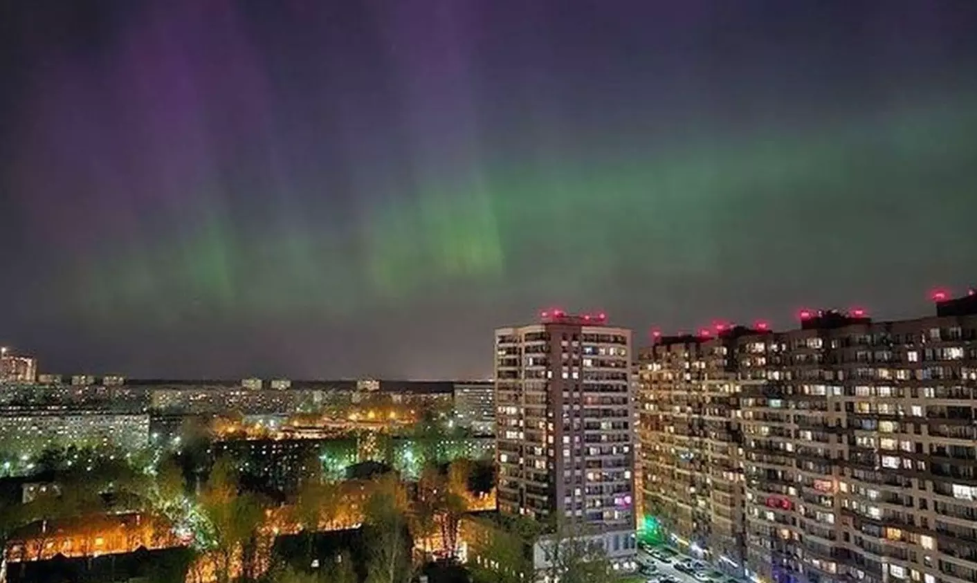 Сегодня ночью явилось северное сияние над Санкт-Петербургом