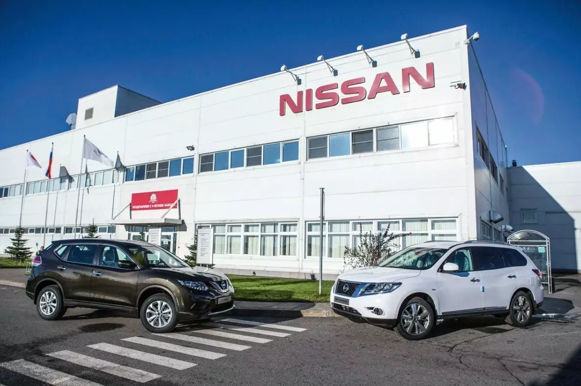 На бывшем заводе Nissan в июне начнут производить автомобили Lada