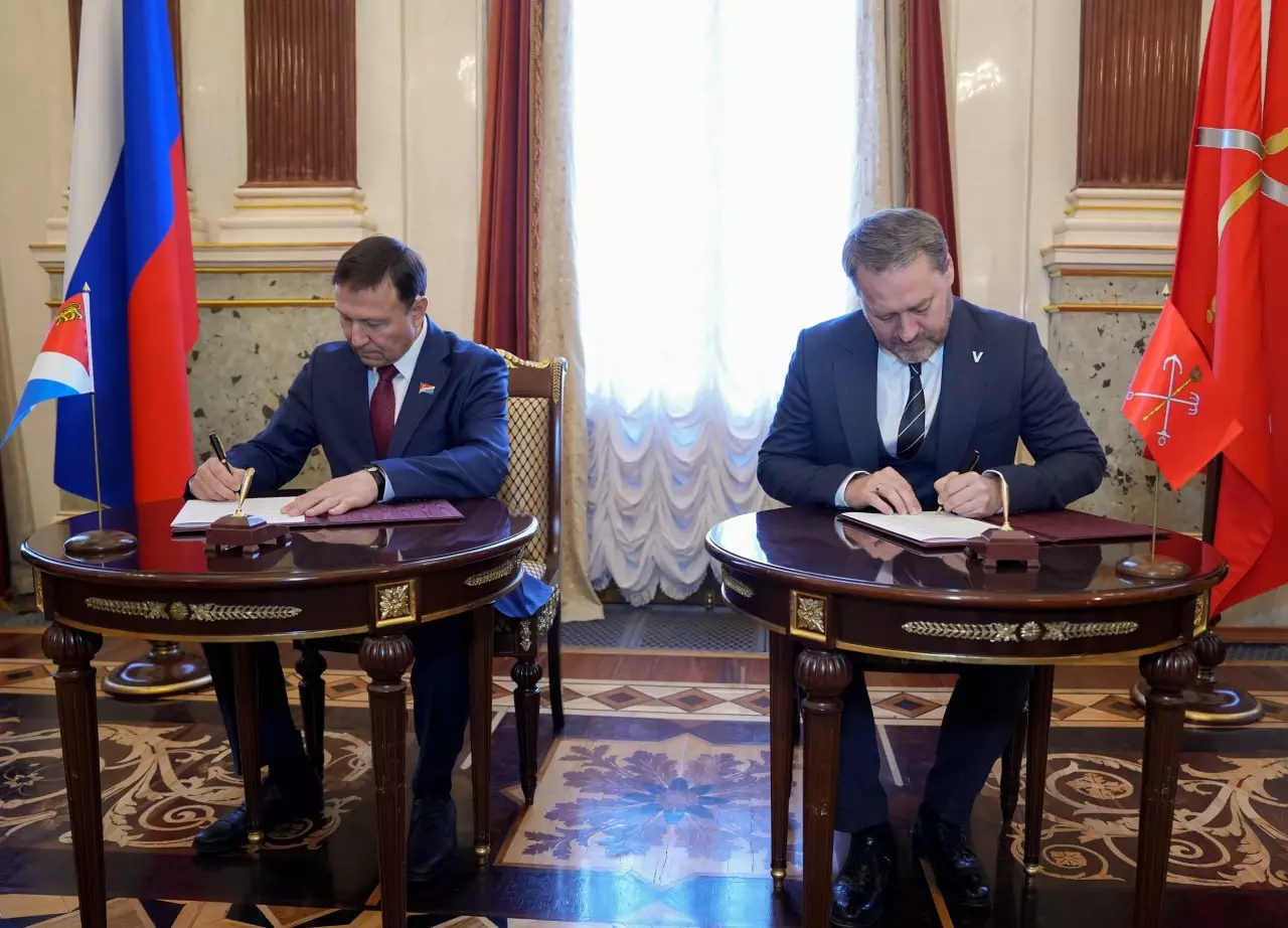 Новый договор о сотрудничестве сегодня подписали главы Заксобраний Санкт-Петербурга и Приморского края 