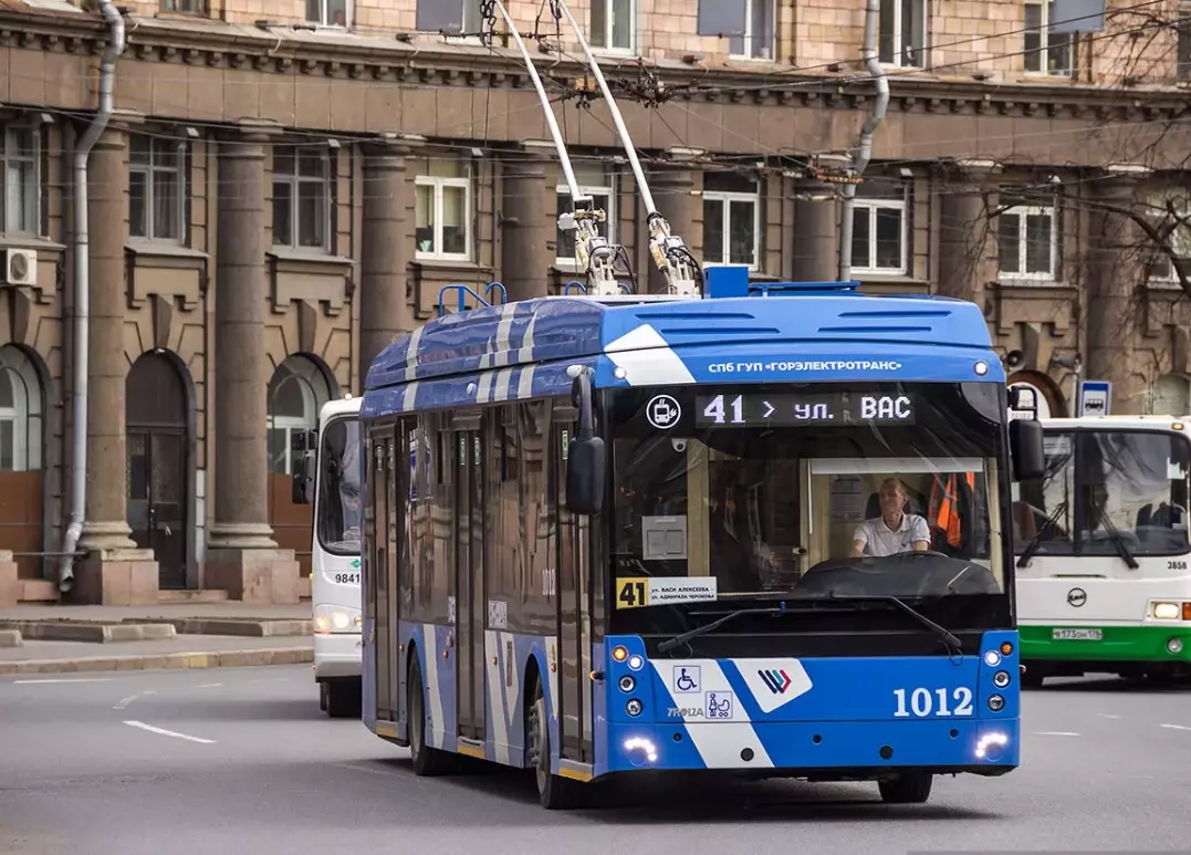 В центре Санкт-Петербурга усилили движение троллейбусов по рабочим дням