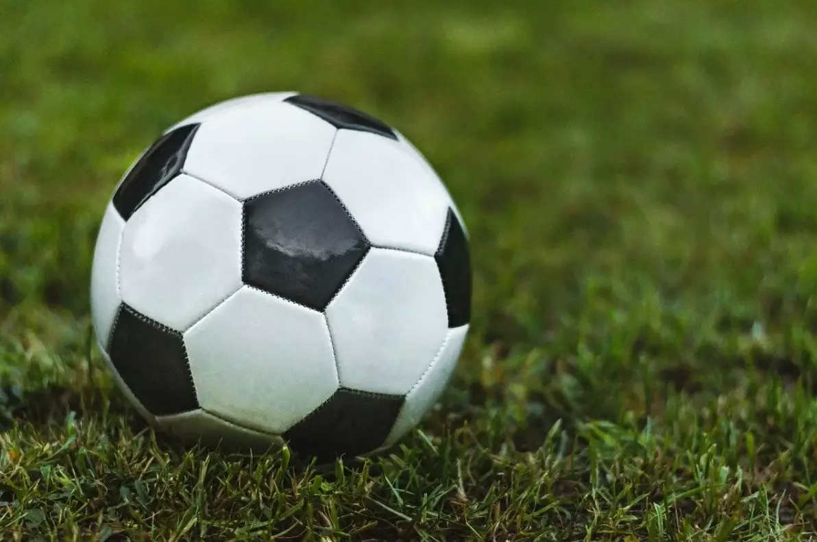 В Санкт-Петербурге для спортивных школ произведут закупку новых футбольных мячей