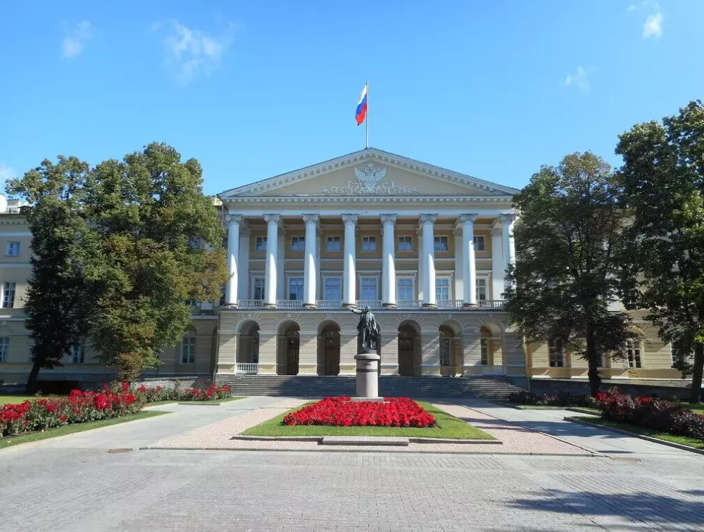 2,6 млн петербуржцам выделяется социальная поддержка