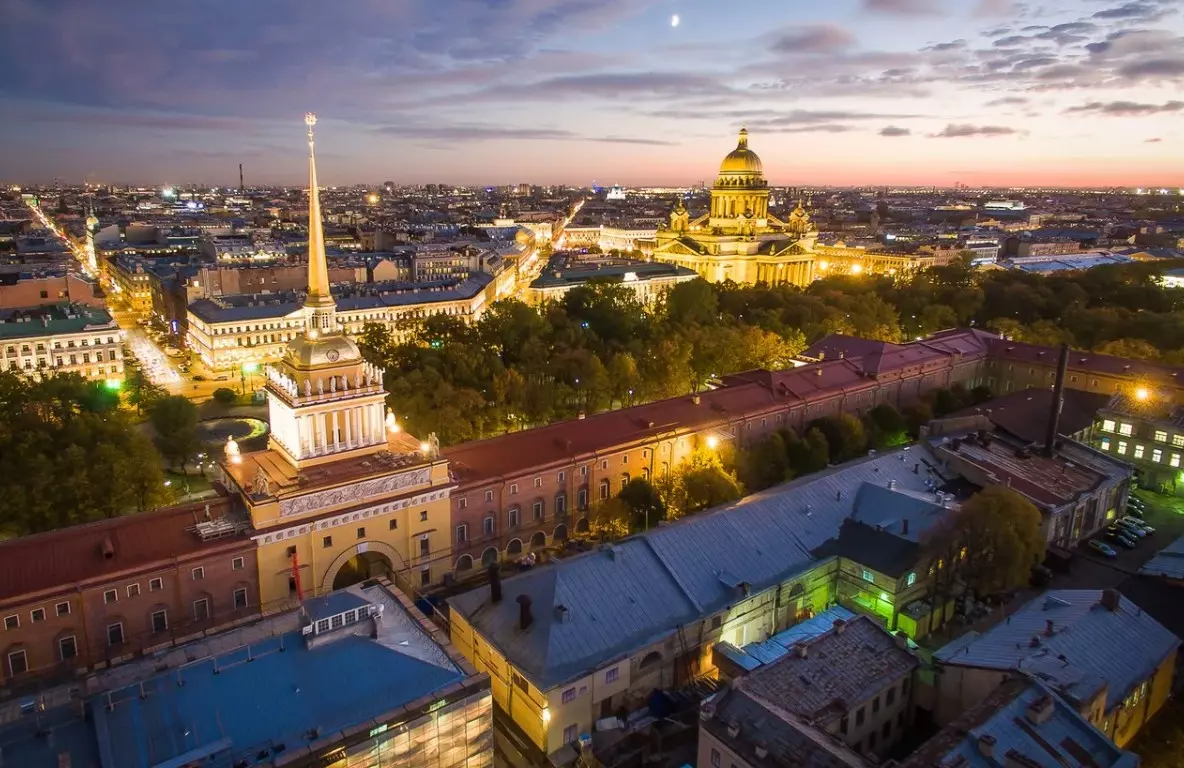Почти 600 тысяч туристов посетят Санкт-Петербург на майских праздниках