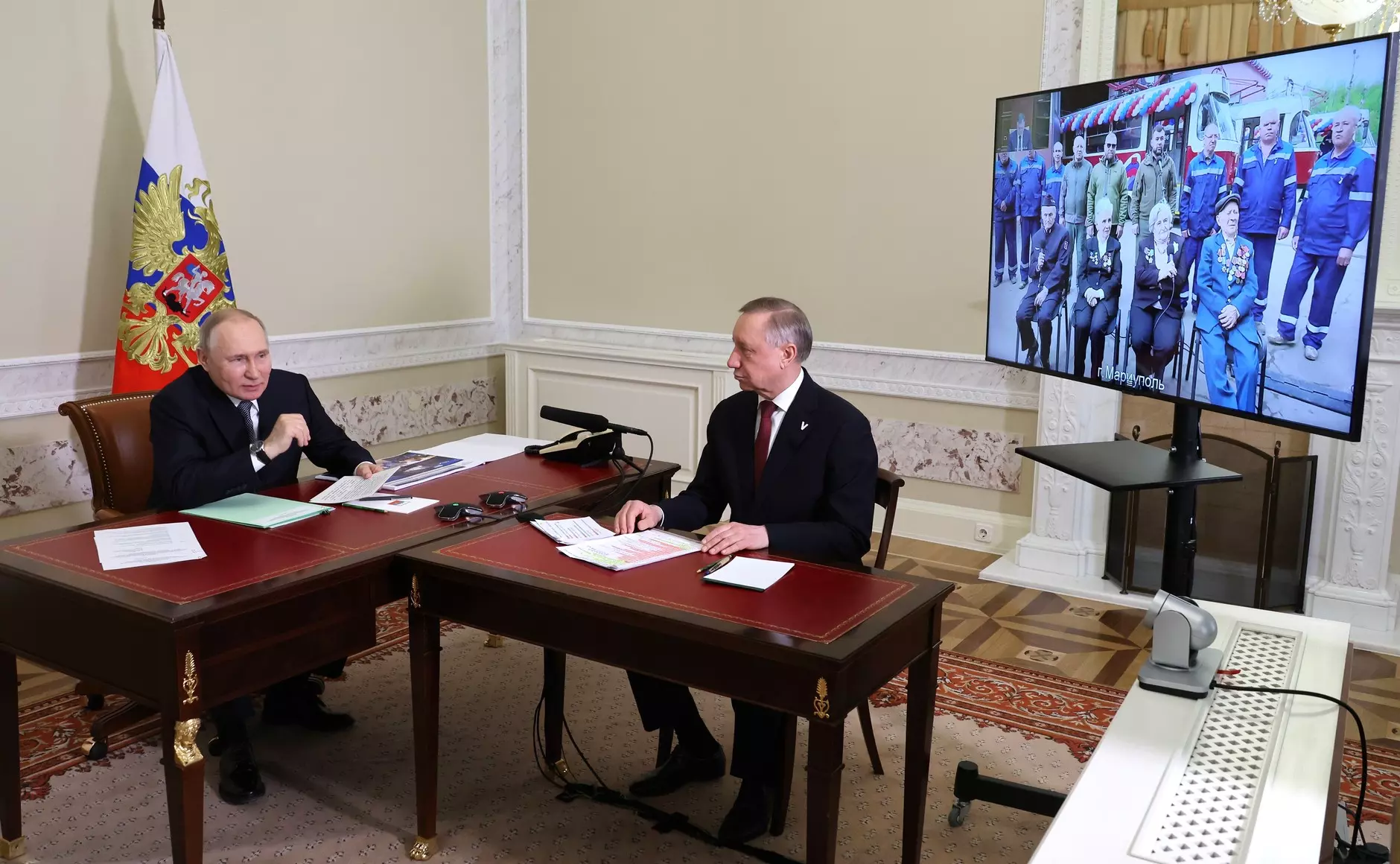 Губернатор Санкт-Петербурга рассказал президенту России о восстановительных работах в Мариуполе