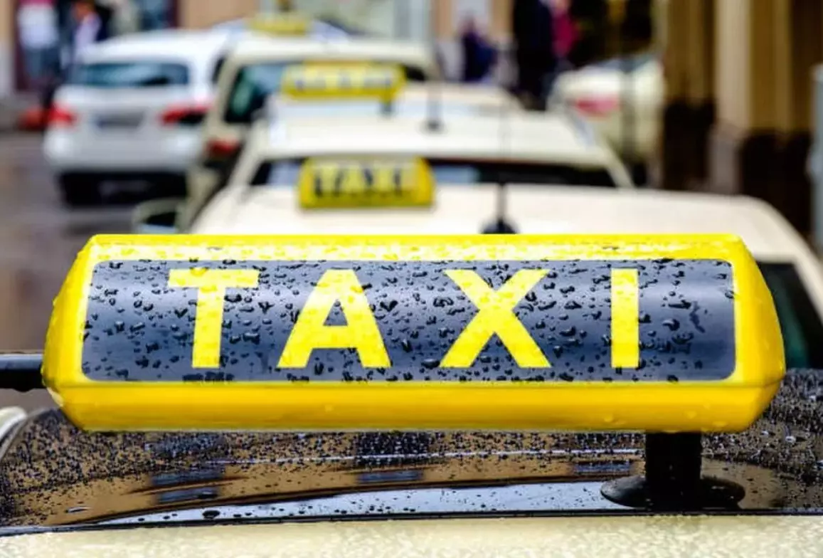 В Приморском районе пресекли нарушения перевозок жителей на легковом такси