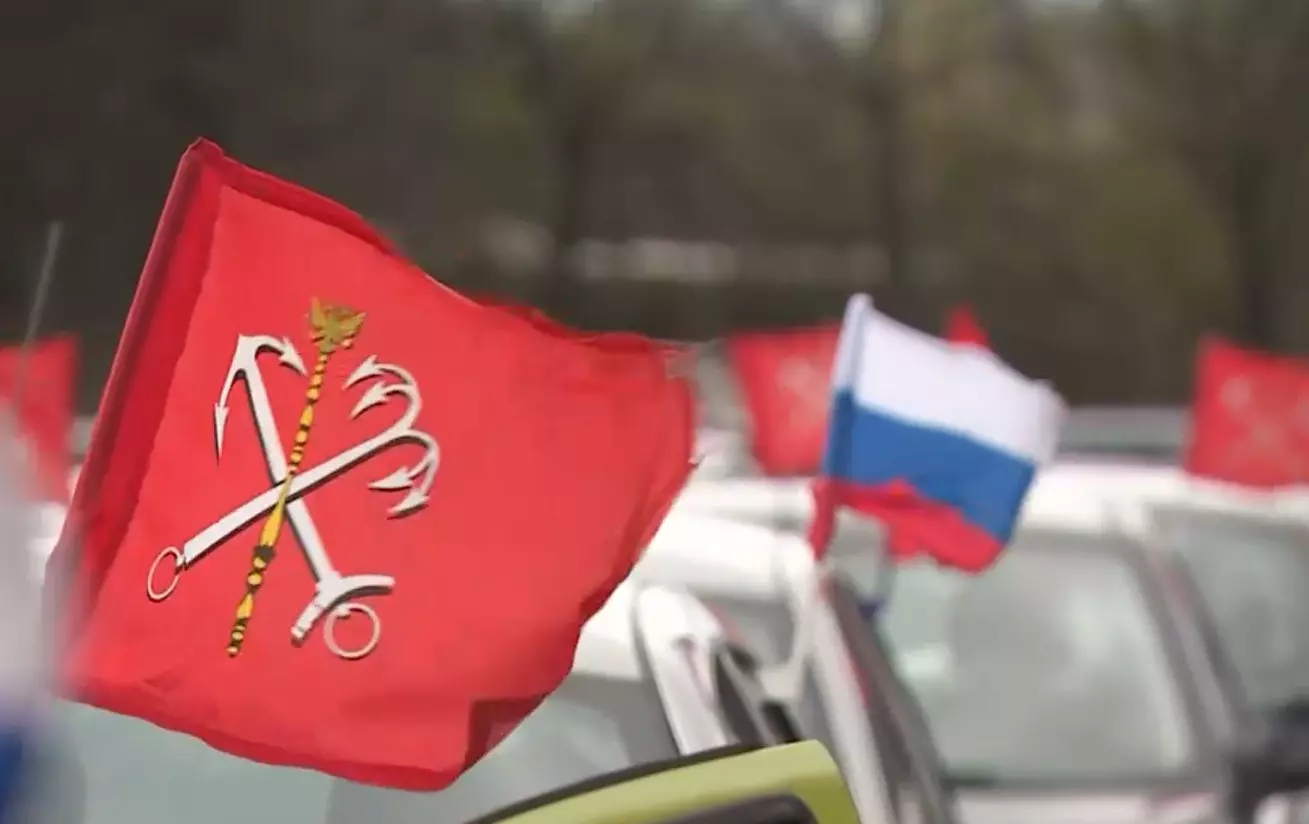 Автопробег в честь памяти о защитниках Ленинграда провели в Санкт-Петербурге