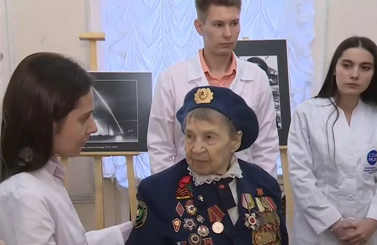 В Санкт-Петербурге поздравили ветерана Великой Отечественной войны