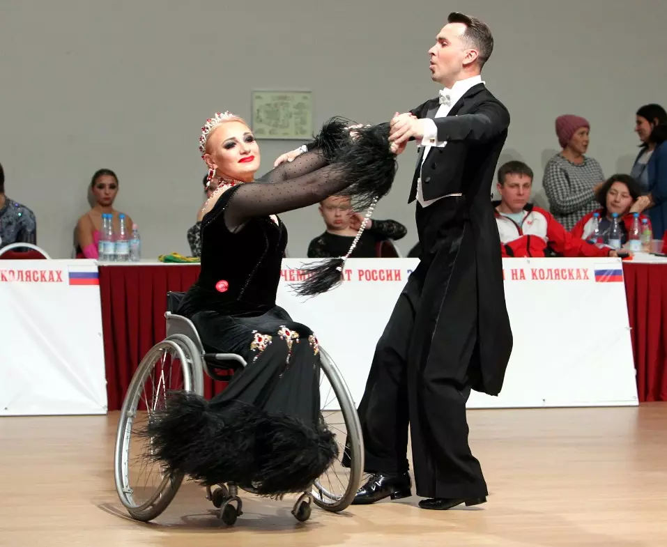 Чемпионат России по танцам на колясках начался в Санкт-Петербурге 