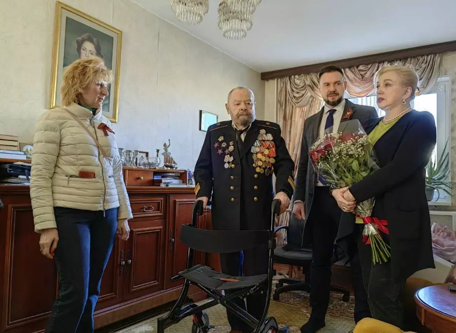 С Днем Победы Алексей Корабельников поздравил Давида Сигала