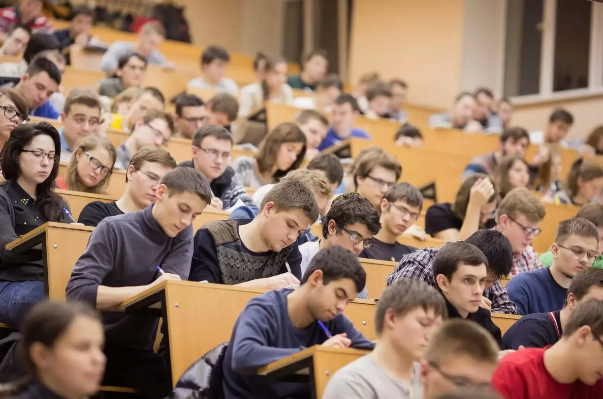 В России предложили поднять студентам уровень стипендий