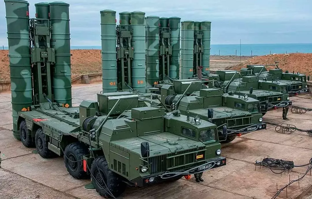 На Обуховском заводе провели испытания зенитно-ракетного комплекса С-400 «Триумф»