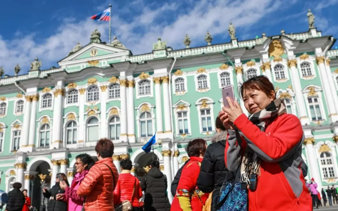 Туристический поток из Китая увеличивается в Санкт-Петербурге