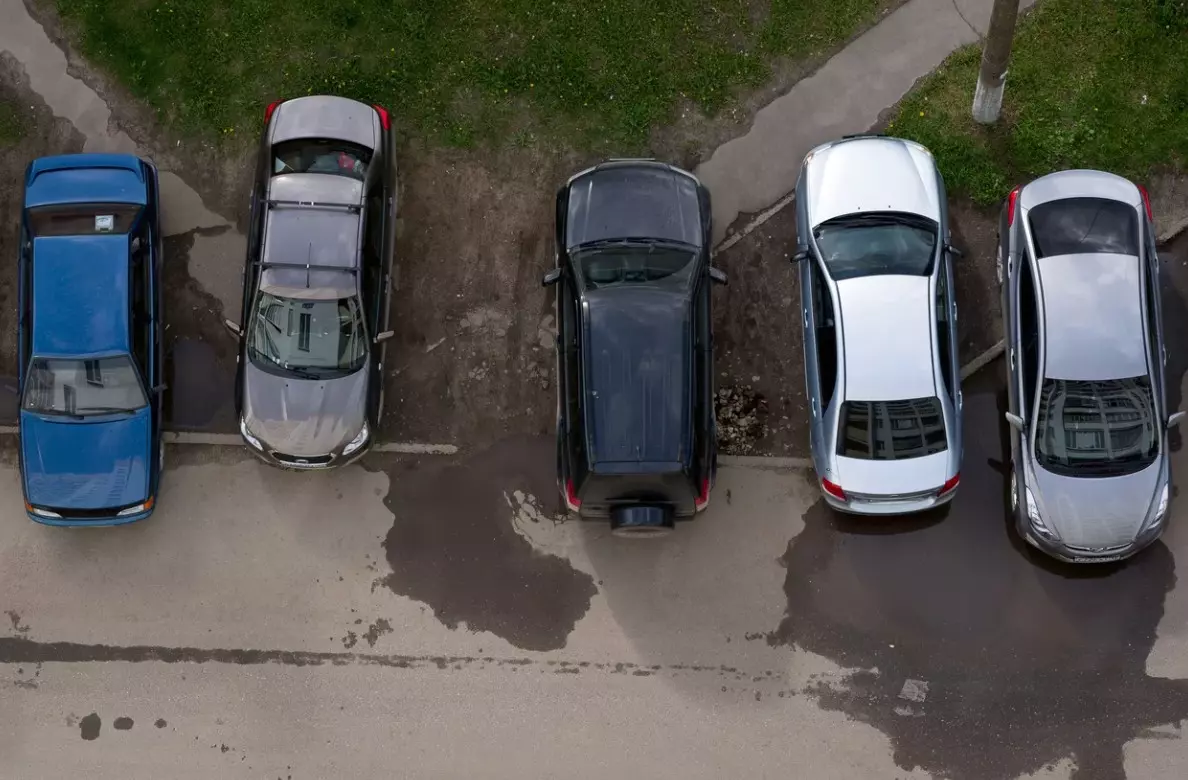 С начала 2023 года почти 10 000 автовладельцев получили штрафы за незаконную парковку