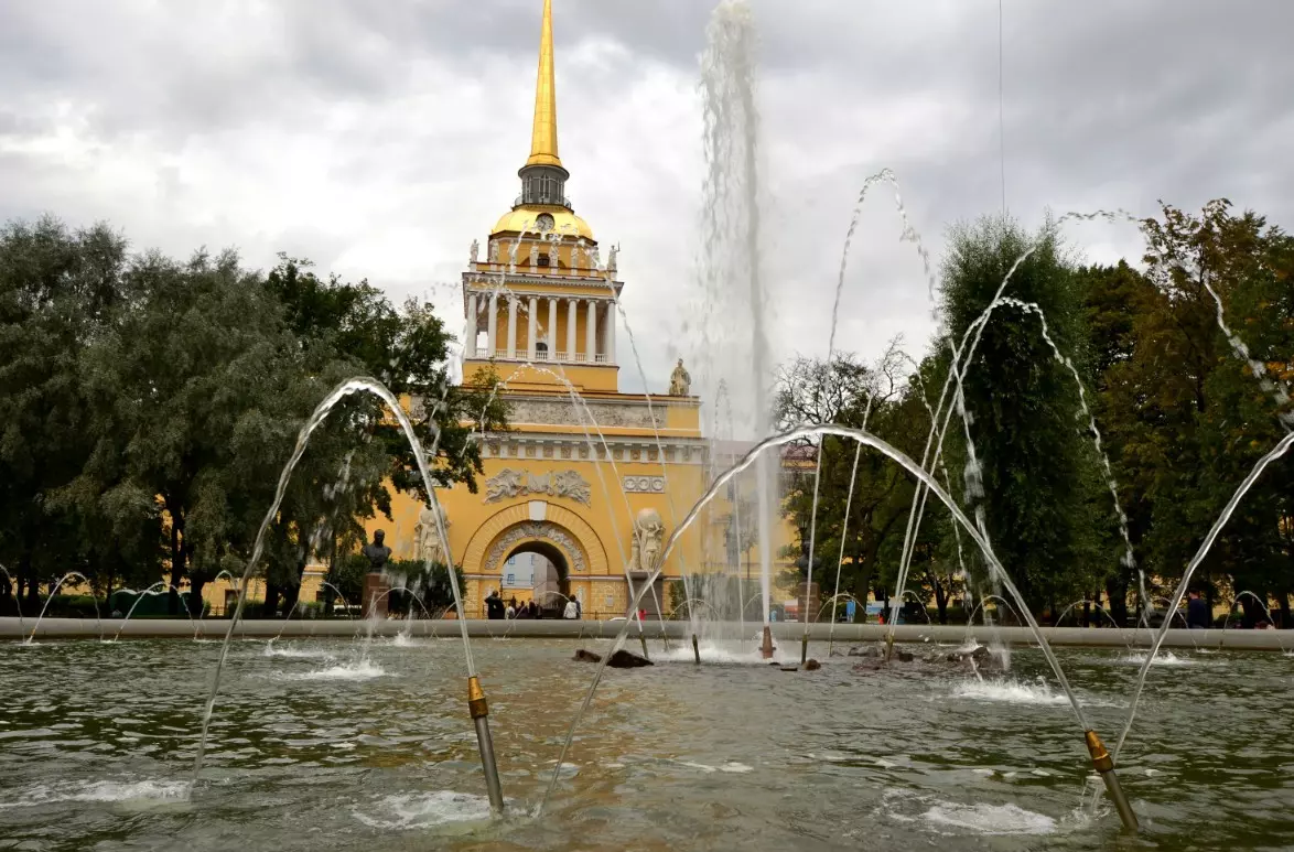 В Ночь музеев в Санкт-Петербурге будут круглосуточно работать фонтаны