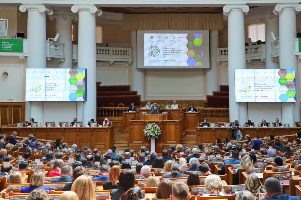 Александр Беглов выступил на пленарном заседании X Невского международного экологического конгресса