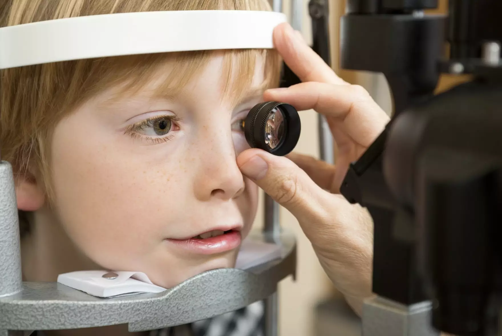 Детей с генетическими заболеваниями сетчатки глаза будут обследовать бесплатно