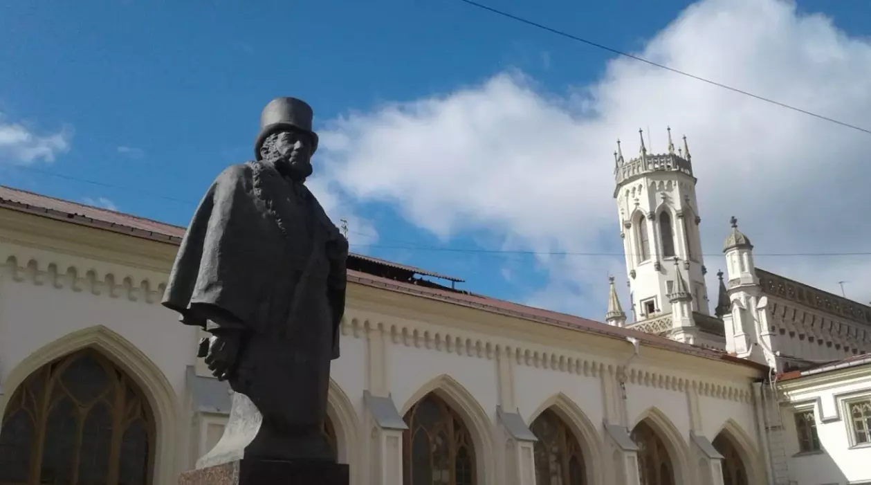 Памятник Александру Штиглицу установили после реставрации