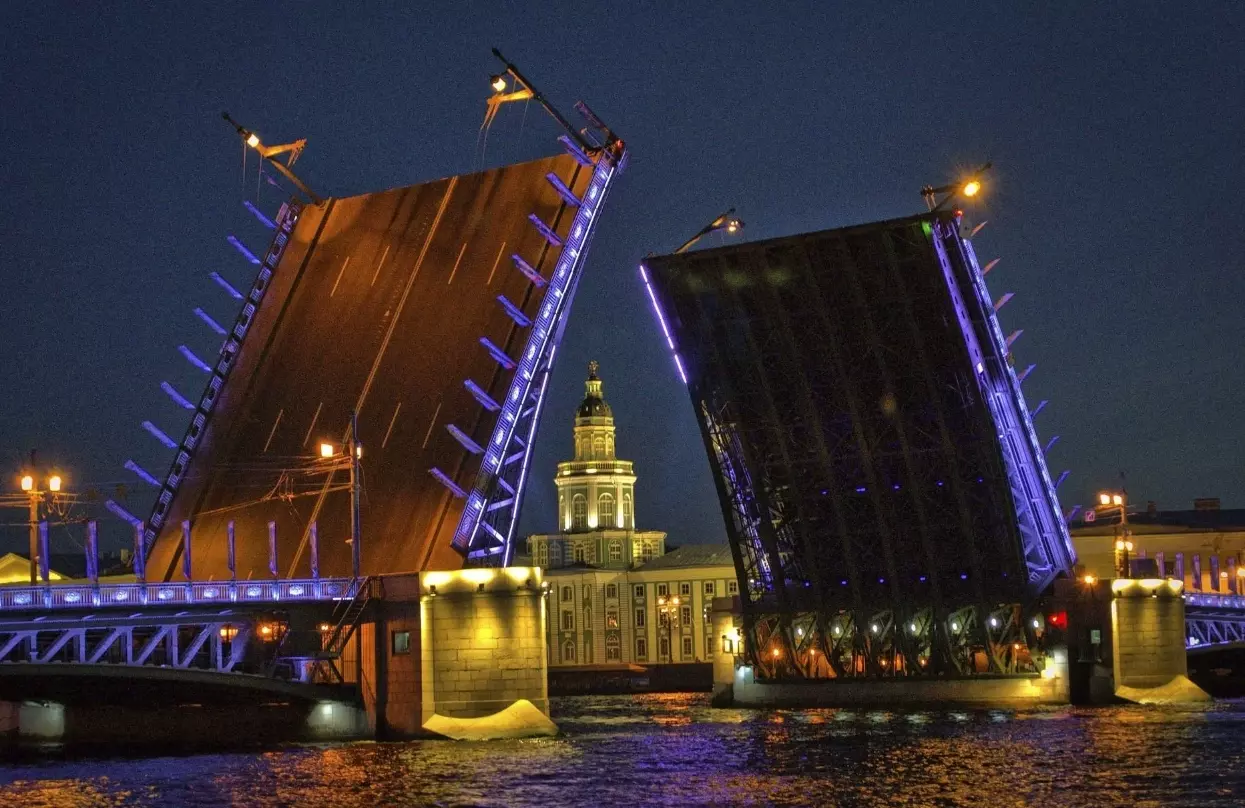 На 13 июня в Санкт-Петербурге отменили разводку мостов