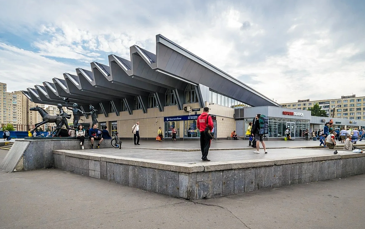 Станция метро пионерская старые