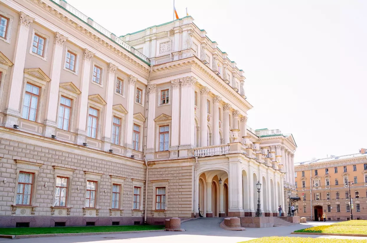 Международную конференцию «ИТ-Диалог: Белые ночи 2023» проводят в Мариинском дворце