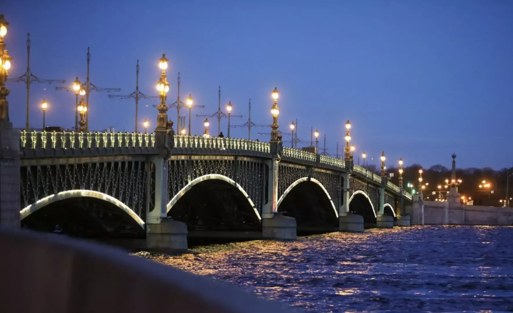 Троицкий мост перекроют раньше времени 18 июня