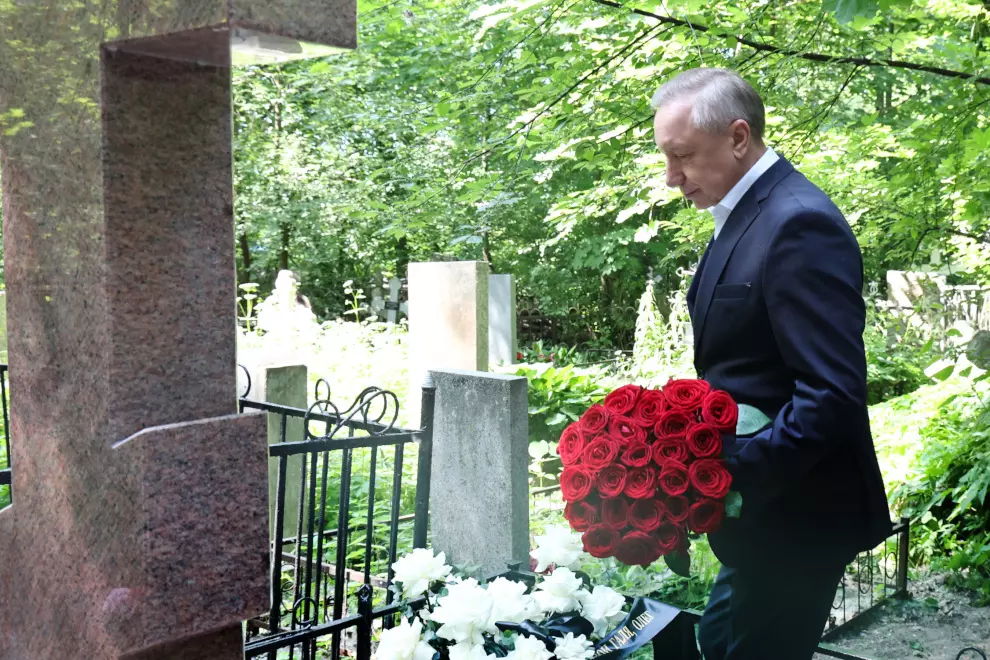 Сегодня на Большеохтинском кладбище почтили память Рудольфа Фурманова
