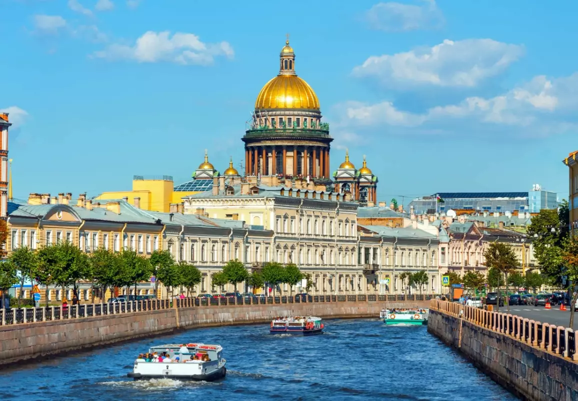 В Топ-10 популярных туристских направлений вошел Санкт-Петербург