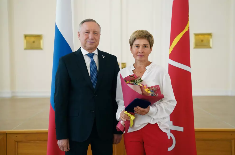 4 июля в Смольном провели торжественное вручение знаков отличия лучшим социальным работникам Санкт-Петербурга