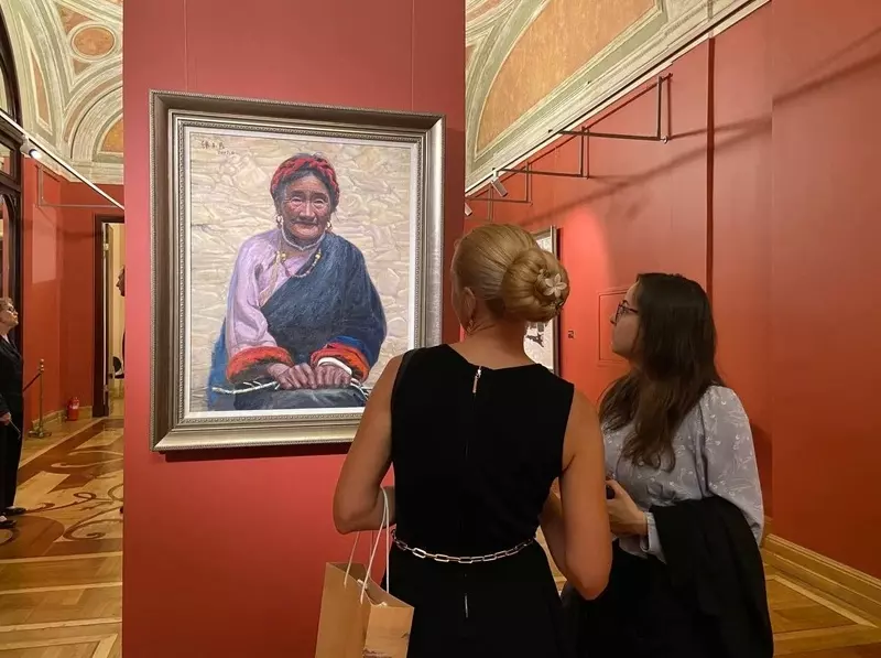 Выставка китайского художника и фотографа Хань Юйчэня открылась в Русском музее
