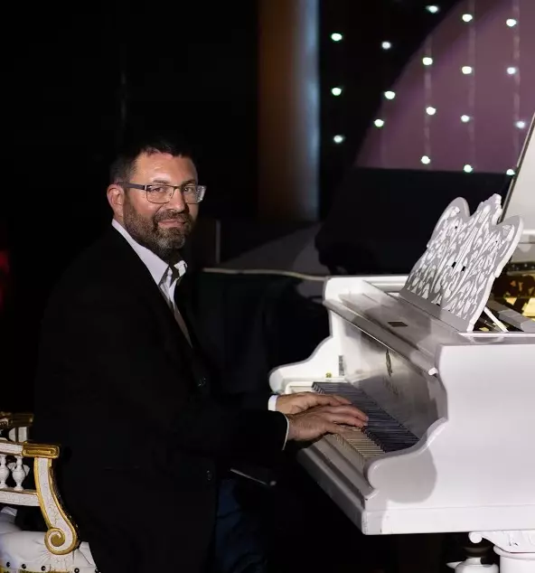 20 июля в Санкт-Петербурге выступит израильский пианист Таль Бабицкий