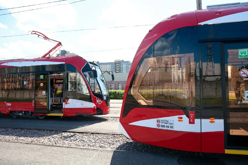Еще 116 умных трамваев поступит в Петербург