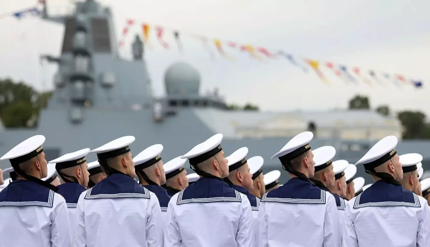 Сегодня Владимир Путин подписал указ о проведении Главного военно-морского парада и салюте в День ВМФ