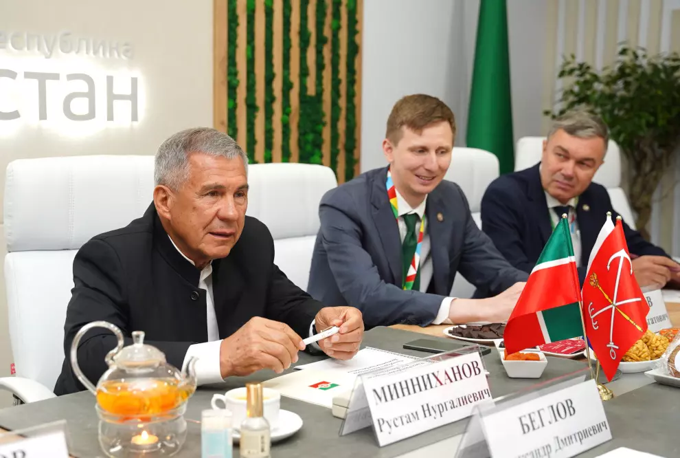 Рабочую встречу с главой Республики Татарстан провел Александр Беглов